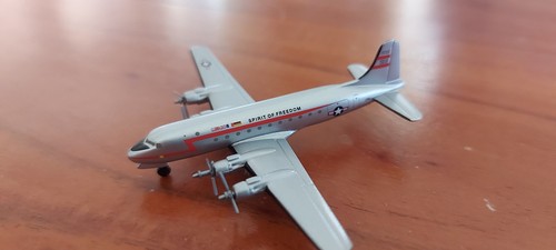 Flugzeugmodell douglas us - dc-4,
